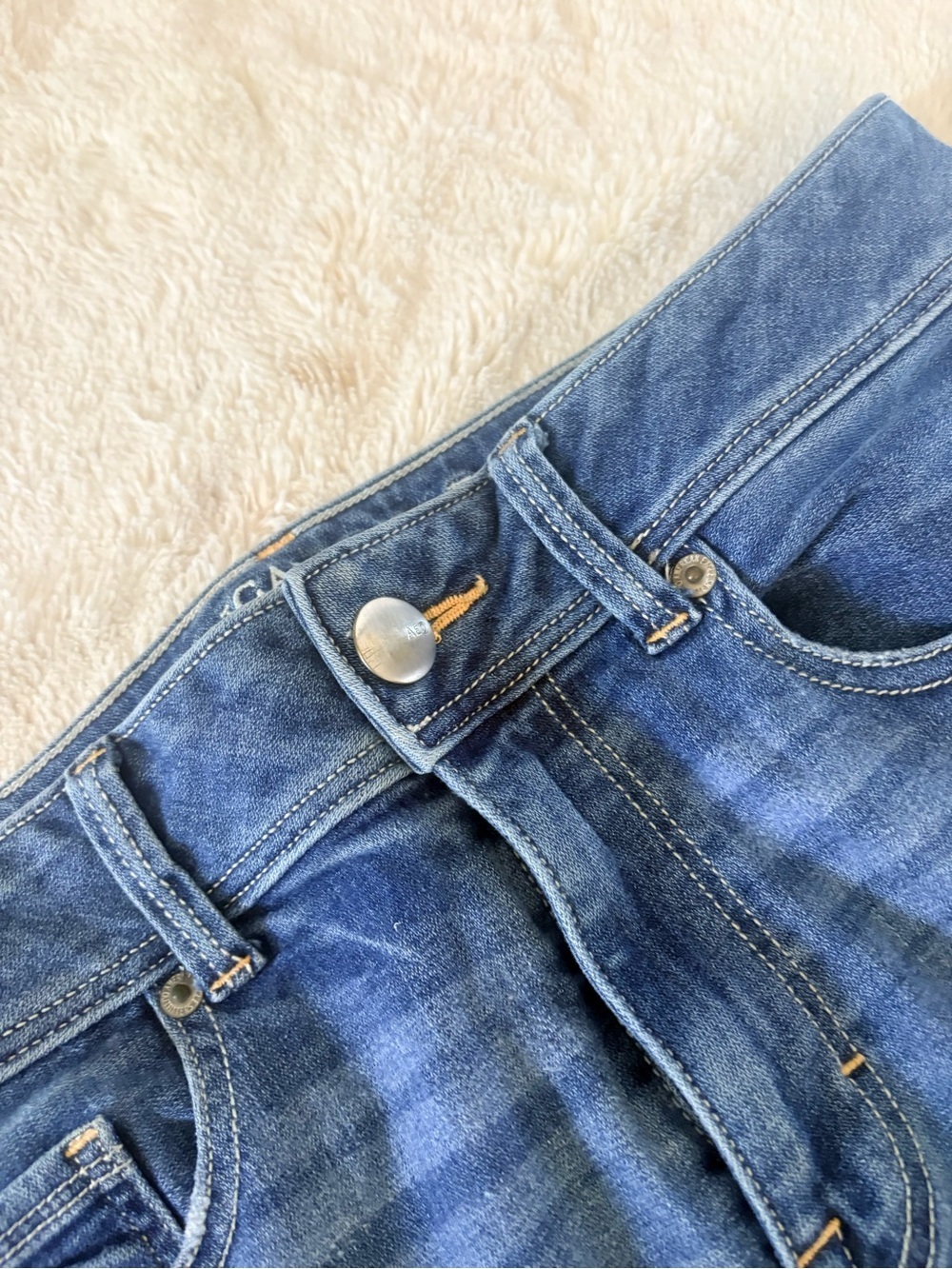 American Eagle Mid‑Rise Bootcut Jeans – Size 12 Short | Y2K Revival | - Picture 6 of 13